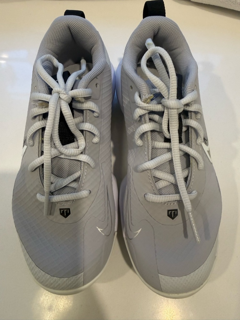 Nike force trout 9, boys 2.5 baseball cleats
